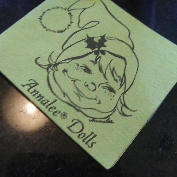 VTG Annalee Thorndike Mobilitee Doll Mrs Claus with muff and holly on her hat - Picture 3 of 13